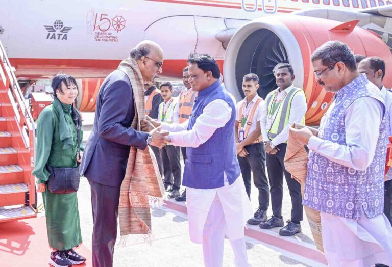 Tharman Shanmugaratnam Arrives In Bhubaneswar, 8 MoUs To Be Signed Between Odisha & Singapore