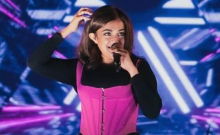 Singer Monali Thakur Dismisses Reports Of Being Hospitalised 