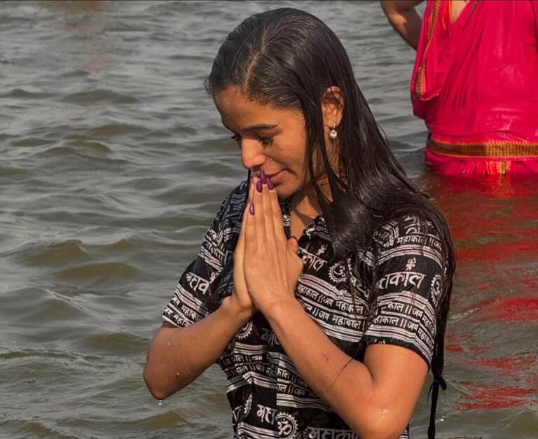 Poonam Pandey Takes Shahi Snan At Mahakumbh, Says Faith Knows No Limits