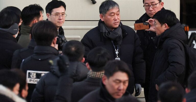 South Korean Police Calls Off Attempt To Arrest Suspended Prez Yoon After Six Hours Of Standoff