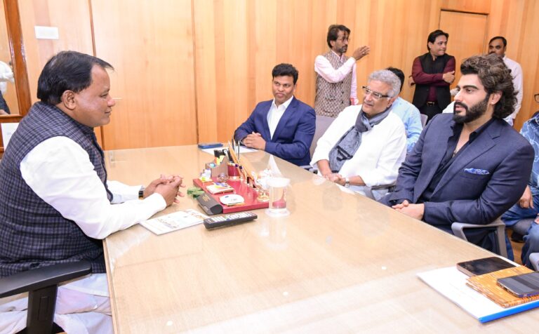 Boney & Arjun Kapoor Invite Odisha CM For Celebrity Cricket League