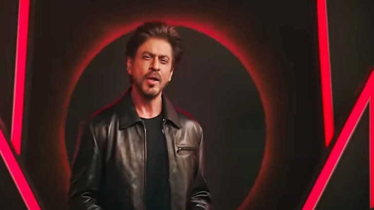 Fan Poses As Zomato Delivery Boy To Meet Shah Rukh Khan; What Happened Next? [Watch]