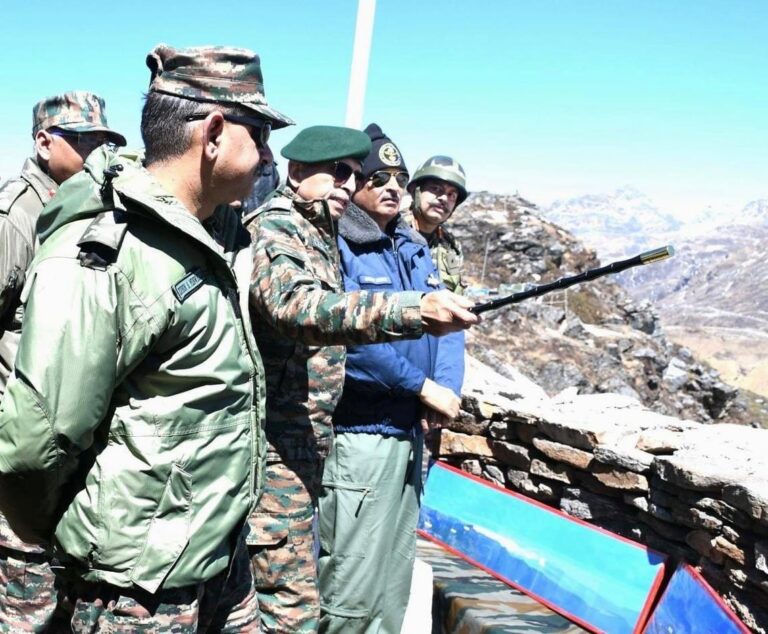 Eastern Army Commander Reviews Preparedness In Strategic Doka La Sector