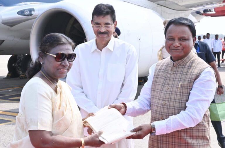 President Droupadi Murmu Arrives In Odisha, Visit To Kantilo Nilamadhab Temple On Itinerary