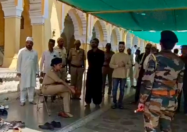 Security Enhanced Around Aurangzeb’s Tomb After Threats From Right-Wing Outfits