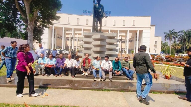 Journalists Stage Protest, Boycott Odisha Assembly Over Mobile Phone Ban In Press Gallery