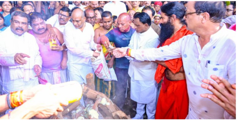 Veteran Odisha Leader Debendra Pradhan Cremated At Puri Swargadwara