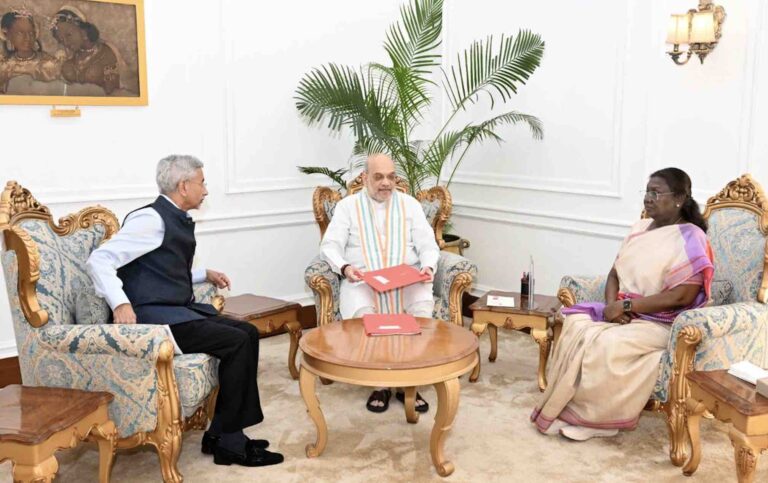 President Droupadi Murmu Briefed On Pahalgam Terror Attack