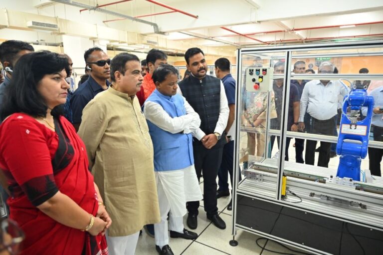 Nitin Gadkari at World Skill Center, Bhubaneswar