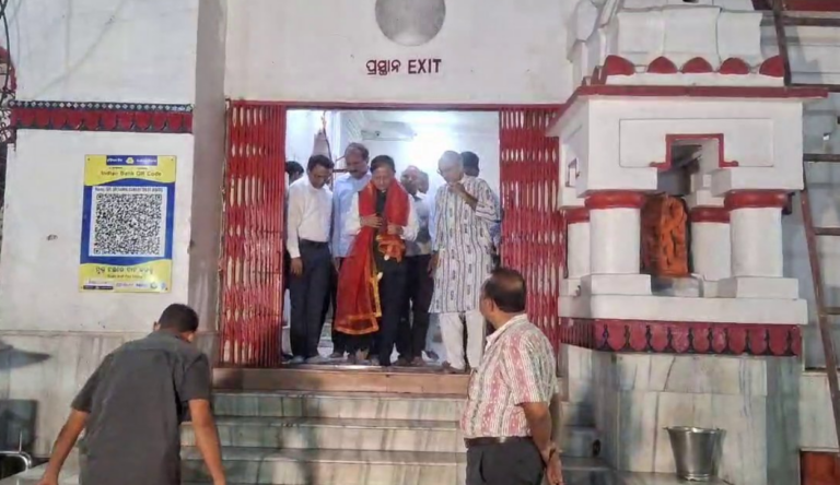 Principal Secy To PM P K Mishra Finally Arrives In Sambalpur; Offers Prayers At Samaleswari Temple