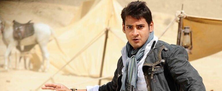 [Watch] Fan Brings Real Snake To ‘Khaleja’ Screening To Re-Create Mahesh Babu’s Entry Scene