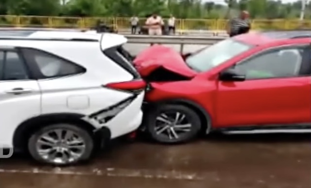 Wife & Daughter Of Former Odisha CM Injured In Car Crash On NH 55