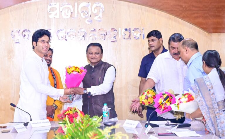 Odisha CM Vows To Make Kendrapada A Model Dist; Orders Action Against Bangladeshi Infiltrators