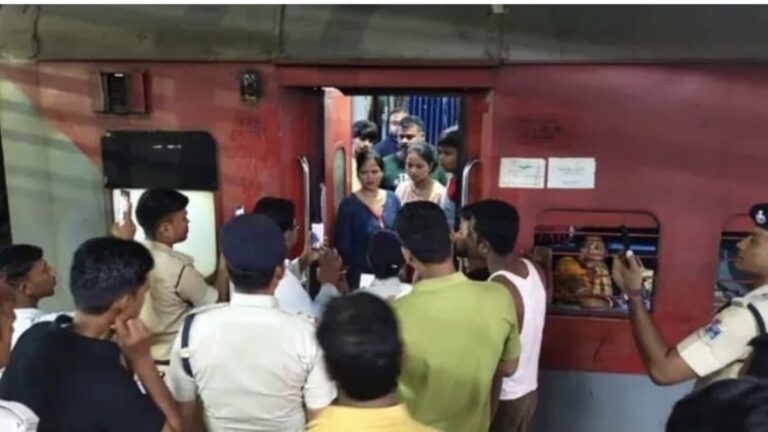 Passengers Of Bhubaneswar-Bound Duronto Express Robbed Of Valuables