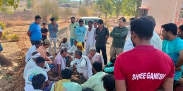 Gram sabha in Dhawadi, MP