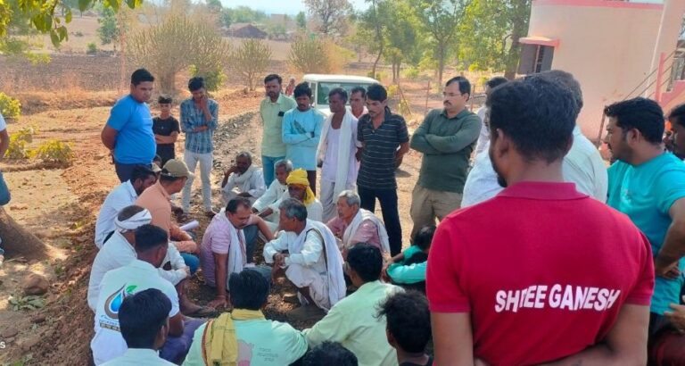 Gram sabha in Dhawadi, MP