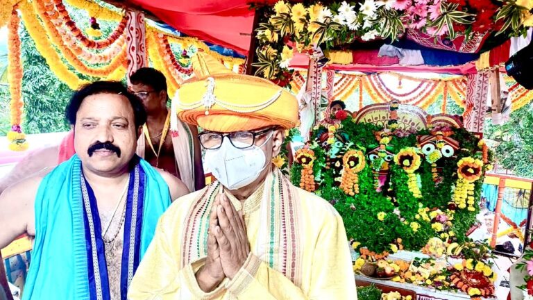 Mumbai’s Kharghar Jagannath Temple Hosts Rath Yatra With Fanfare