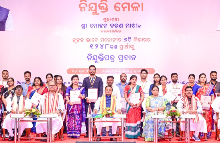 Odisha CM Presents Appointment Letters To 1294 New Recruits; Promises 1.5L Govt Job Creation