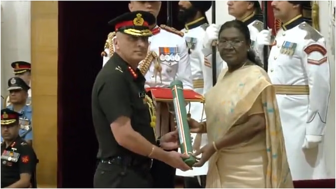 Lt Gen Rajiv Ghai Uttam Yudh Seva Medal