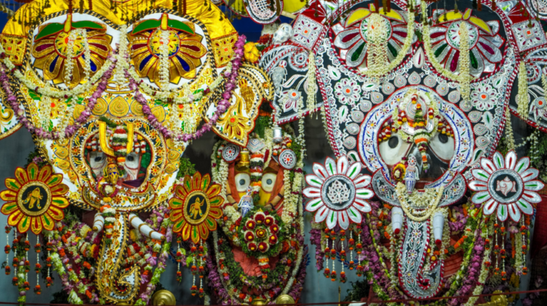 Lakhs Witness ‘Hati Besha’ Of Lords Of Puri Jagannath Temple