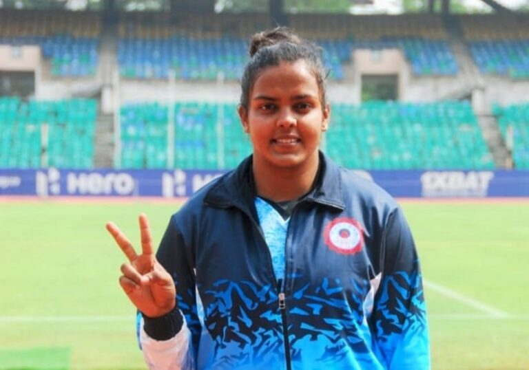 Divya Shandilya silver