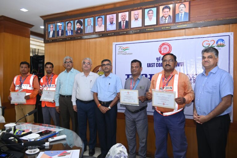 Odisha: ECoR Honours 4 Railway Employees For Exemplary Dedication & Alertness