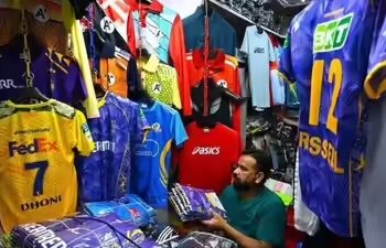 IPL jerseys stolen by security manager