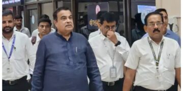 Nitin Gadkari flight diverted