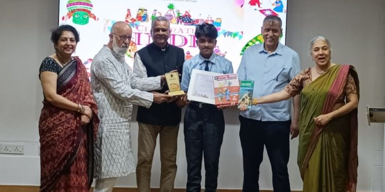 Odia schoolboy wins national award