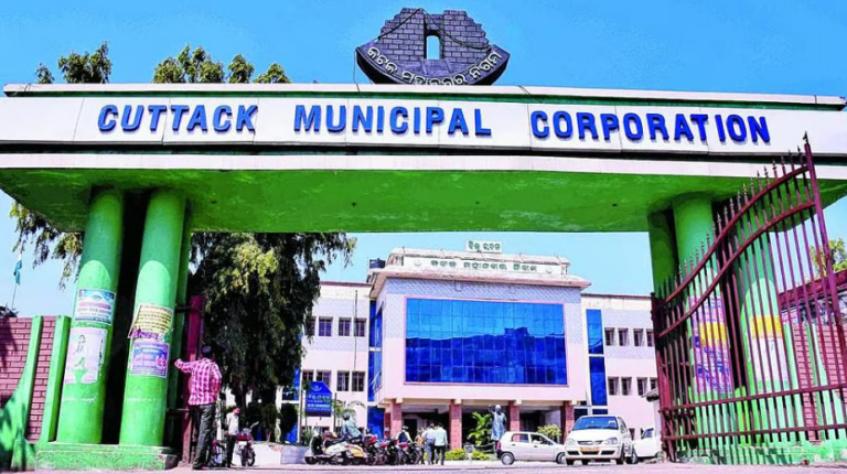 New Commissioner Of Cuttack Civic Body Issues Show-Cause Notice To 30 Latecomers