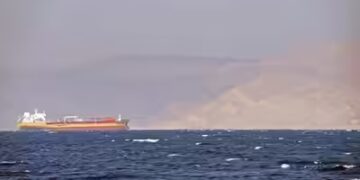 Ship attacked on Red Sea