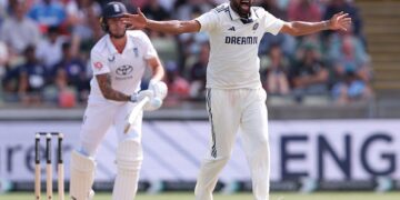 Siraj 6 for 70