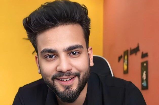 Elvish Yadav Faces Backlash For Screaming At A Fan Asking For Selfie