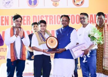CM Mohan Majhi felicitates Sweta Rani for Asian wushu bronze