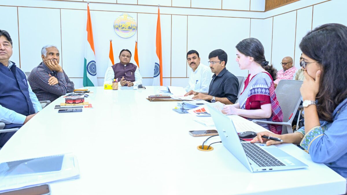 Odisha To Regularise Schematic Teachers, Fill 45000 Posts & Provide Free Textbooks Up To Class X