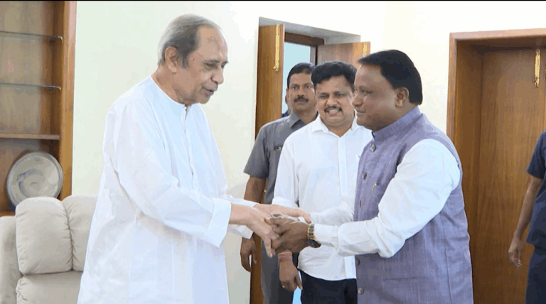 Why Did Mohan Majhi Meet Naveen Patnaik?
