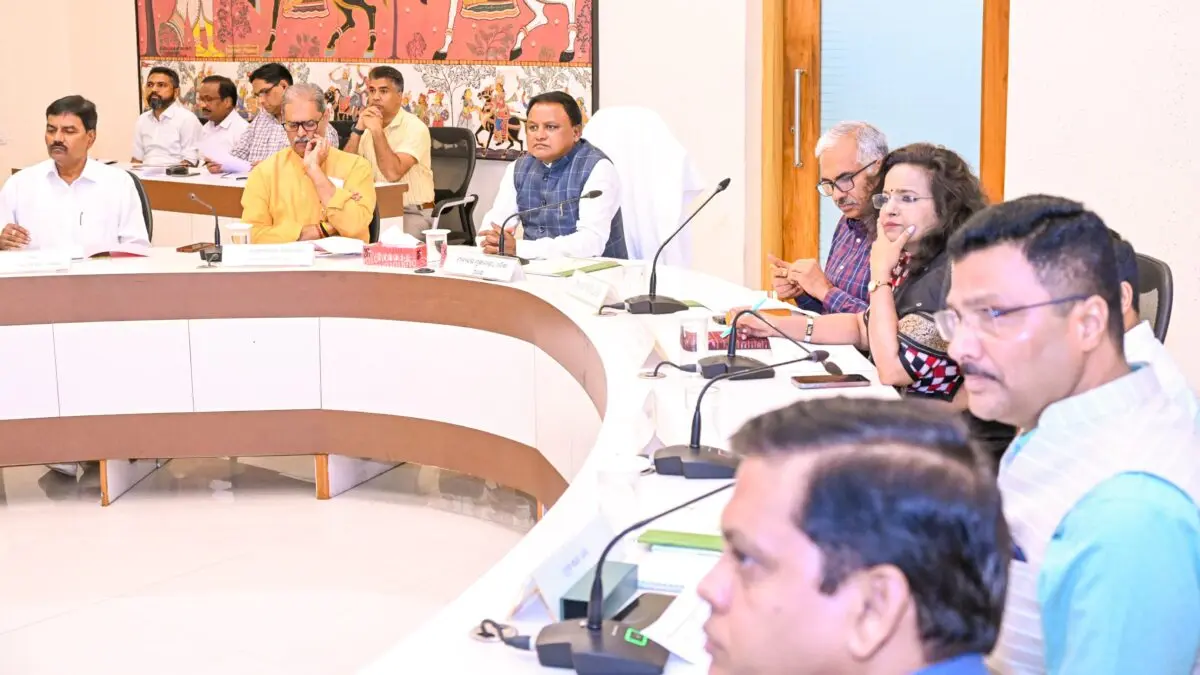 Odisha CM Says No Dearth Of Fertilisers; Warns Of Strict Action Against Black Marketing