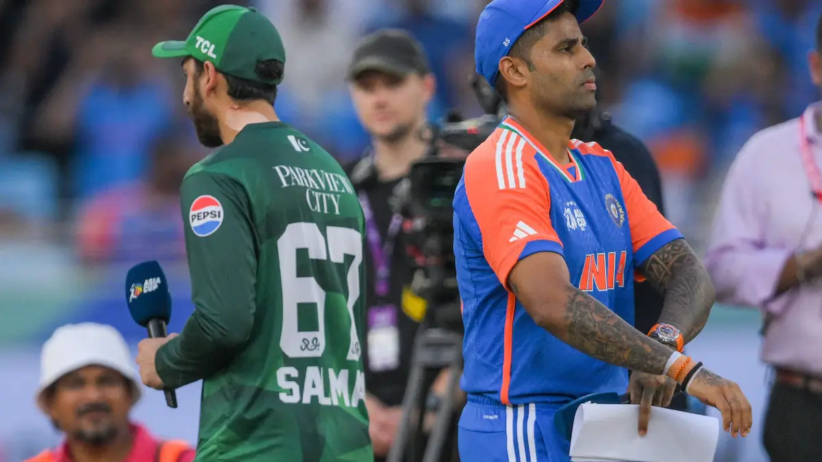 India Pakistan Handshake controversy