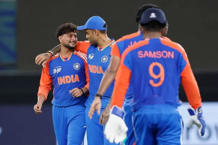 Kuldeep Yadav 3 wkts