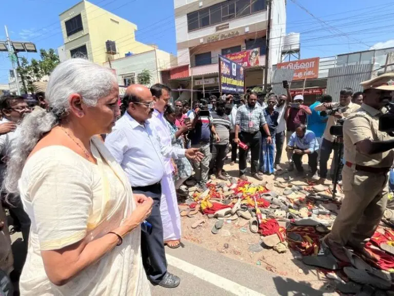 Nirmala sitharaman at Karur stampede site
