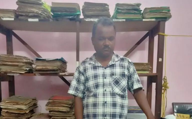 Odisha Vigilance Nabs RI Taking Bribe In Mutation Case