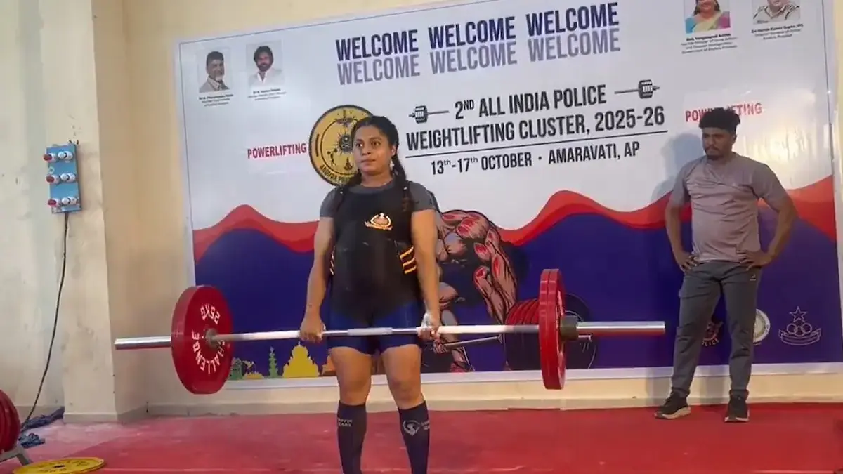 Pregnant Sonika yadav lifting bronze