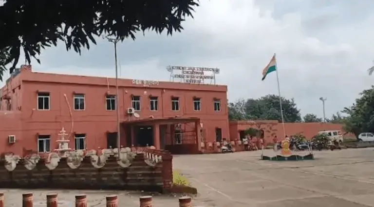 2 Hardcore Criminals Escape From Odisha's Choudwar Jail | OdishaBytes