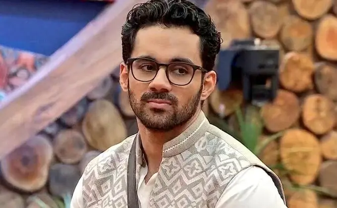 Abhishek Bajaj’s Ex-Wife Akanksha Claims He’s Very Pretentious, Cheated On Her During Their Marriage