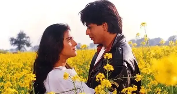 Shah Rukh & Kajol Turn Nostalgic On 30th Anniversary Of ‘Dilwale Dulhaniya Le Jayenge’ Release