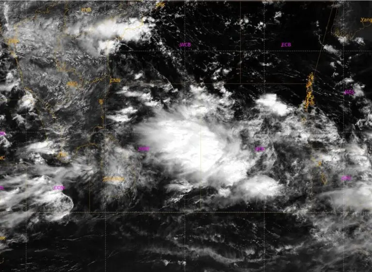 Another Low Pressure Brewing Over Bay, May Become Well Marked By Oct 25