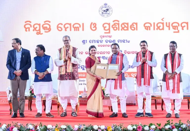 Odisha CM Hands Over 7293 Job Letters; Asks New Recruits To Stay Away From Corruption