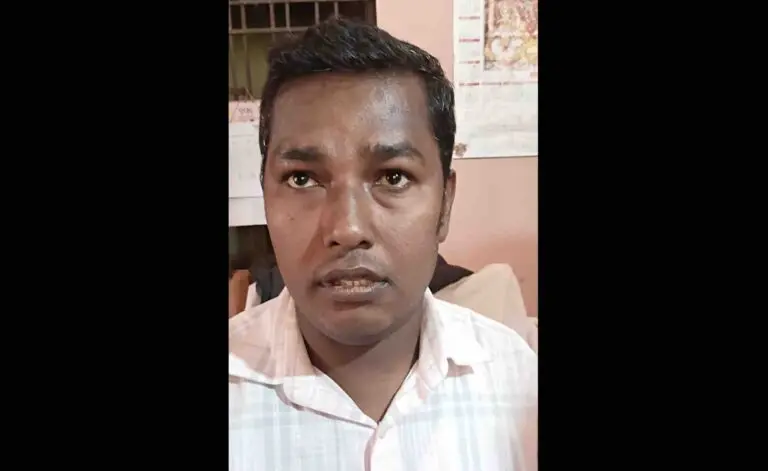 Assistant Revenue Inspector Caught Taking Bribe From Land Owner In Odisha