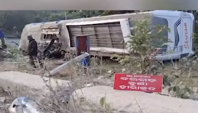 One Killed, Several Injured As Bus Overturns At Kalinga Ghat In Odisha’s Kandhamal