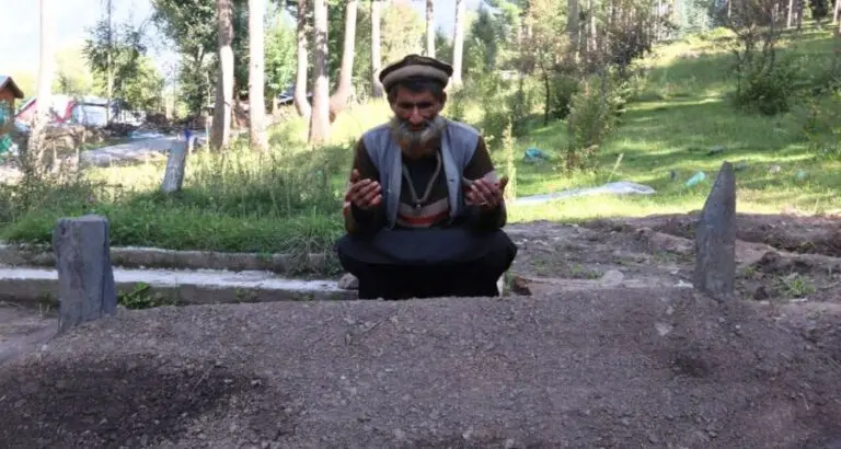 Bakerwals have no graveyard